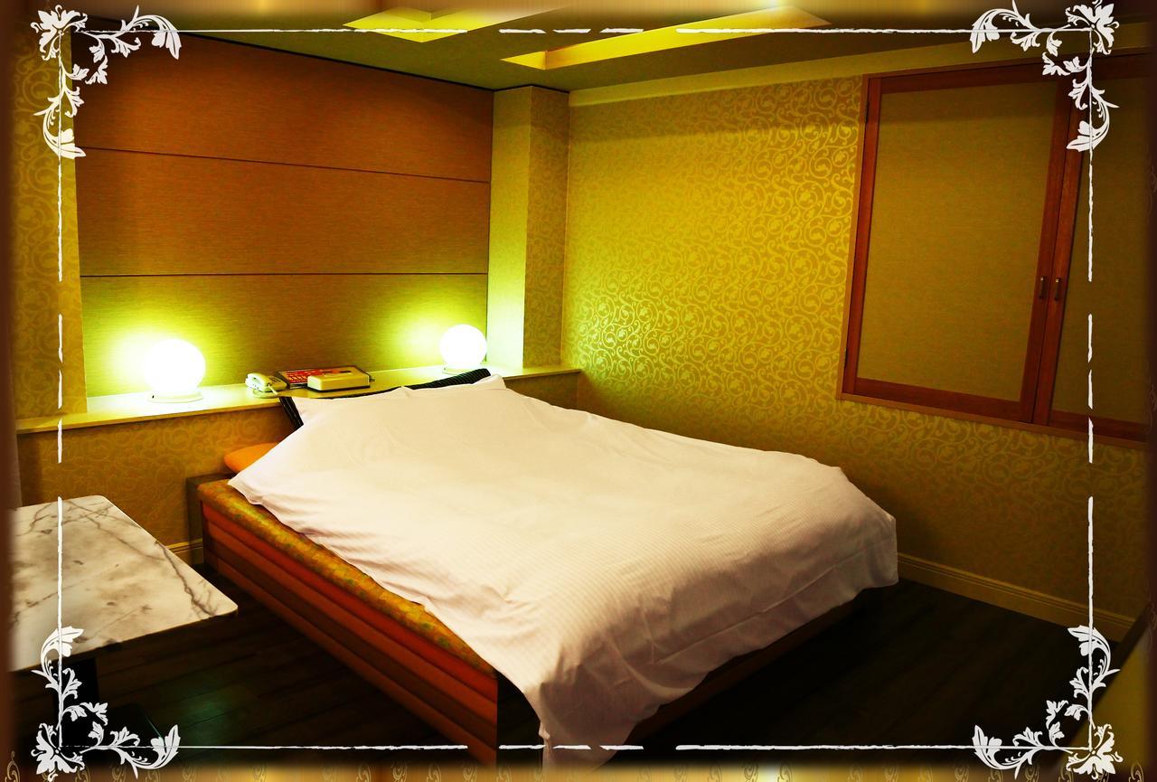 Kyoto Hotel Crown (Adults Only) Quioto Exterior foto